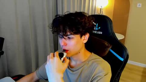 Snapshot of travisrivas chatting on February 2026 12:59:02 AM travisrivas online show from February 2026 12:59:02 AM