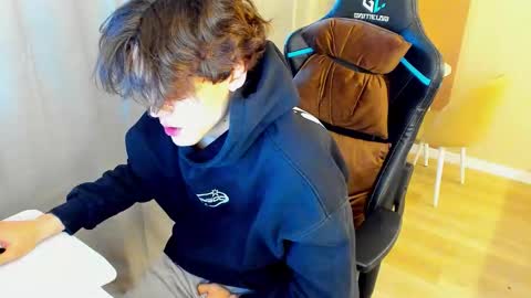 Snapshot of travisrivas chatting on February 2026 01:05:02 PM travisrivas online show from February 2026 01:05:02 PM