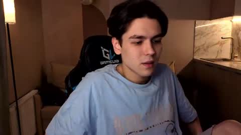 travisrivas online show from June 2026 01:43:01 PM