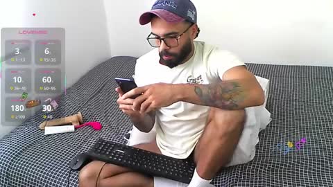 Hunter man online show from April 2026 09:23:01 PM