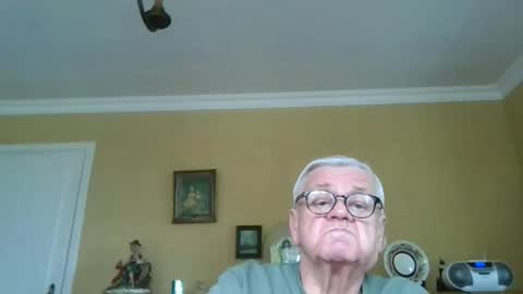 Snapshot of trekbeestje1 chatting on February 2026 10:51:02 AM trekbeestje online show from February 2026 10:51:02 AM