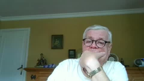 Snapshot of trekbeestje1 chatting on February 2026 09:47:02 AM trekbeestje online show from February 2026 09:47:02 AM