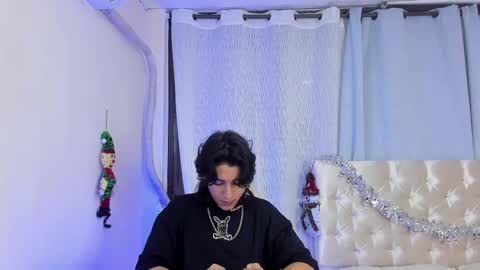 Snapshot of trevor_belmon chatting on November 2025 10:22:02 PM Trevor Belmon online show from November 2025 10:22:02 PM