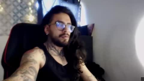 Snapshot of trevor_hilton_ chatting on September 2025 03:22:02 PM trevor online show from September 2025 03:22:02 PM