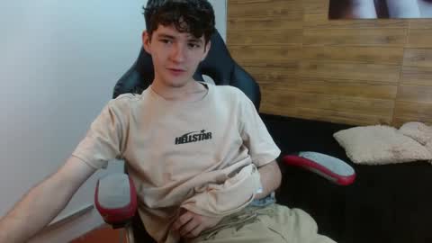 Snapshot of trevor_mob chatting on May 2026 09:23:02 PM trevor_mob online show from May 2026 09:23:02 PM