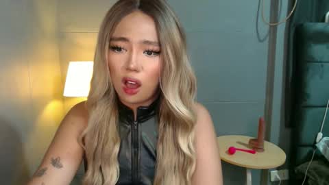 trexie_fucks15 online show from November 2025 05:45:02 PM