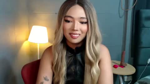 trexie_fucks15 online show from November 2025 02:55:01 AM