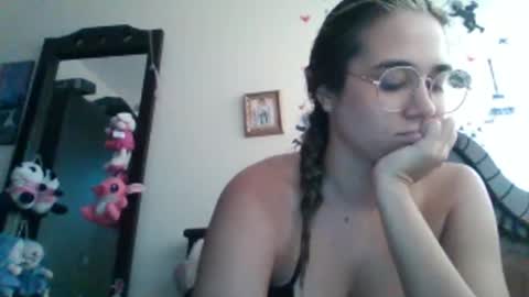 triana_bell online show from February 2025 06:01:01 PM