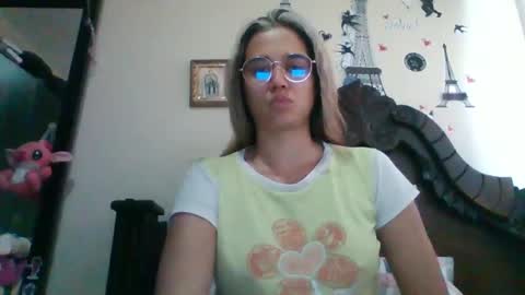 triana_bell online show from February 2025 04:37:02 PM
