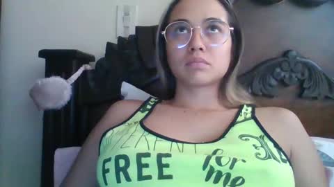 triana_bell online show from February 2025 05:59:01 PM