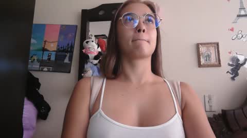 triana_bell online show from March 2026 05:42:01 PM