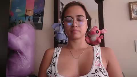 Snapshot of triana_bell chatting on April 2026 07:07:02 PM triana_bell online show from April 2026 07:07:02 PM