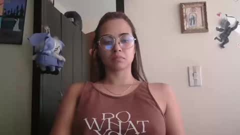 Snapshot of triana_bell chatting on May 2026 05:01:01 PM triana_bell online show from May 2026 05:01:01 PM