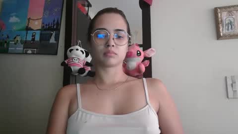 Snapshot of triana_bell chatting on May 2026 04:59:02 PM triana_bell online show from May 2026 04:59:02 PM