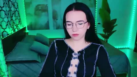 TriciaDaisy online show from May 2026 02:46:02 PM