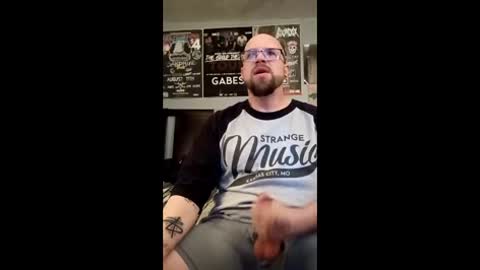 Snapshot of triller402 chatting on March 2026 11:35:01 PM triller402 online show from March 2026 11:35:01 PM