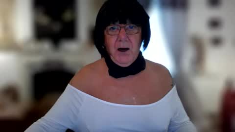 Snapshot of trinity1011 chatting on September 2025 07:24:02 AM trinity1011 online show from September 2025 07:24:02 AM