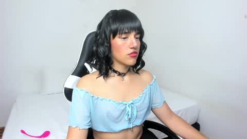 Triny online show from January 2025 11:49:01 AM