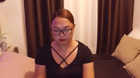 Snapshot of trishakera chatting on June 2026 01:26:01 PM trisha online show from June 2026 01:26:01 PM