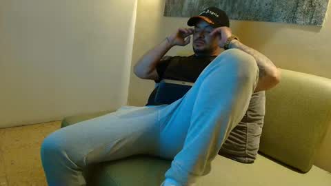 Troy online show from March 2026 03:29:02 AM