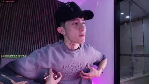 Troy online show from November 2025 07:10:01 PM