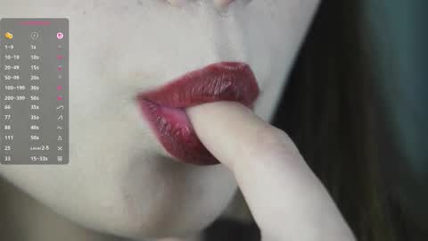 Grace online show from September 2025 08:00:02 PM