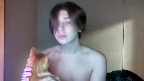 Snapshot of trypophob1a chatting on February 2025 10:31:02 PM Emilum online show from February 2025 10:31:02 PM