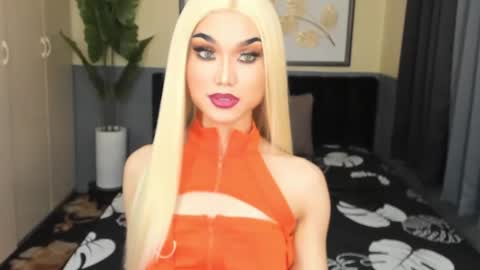 Saskia online show from December 2024 12:01:02 AM