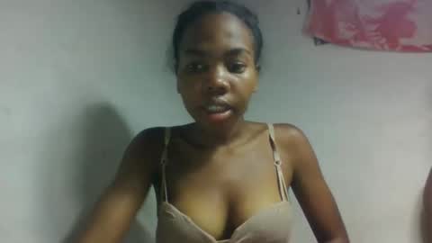 Snapshot of tsaraflorida chatting on November 2025 06:29:02 PM tsaraflorida online show from November 2025 06:29:02 PM