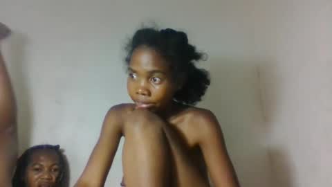 Snapshot of tsaraflorida chatting on November 2025 12:03:02 AM tsaraflorida online show from November 2025 12:03:02 AM