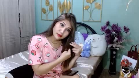 SHENA  online show from February 2025 05:47:02 PM