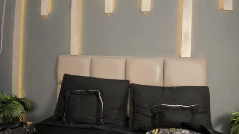  C H L O E online show from February 2026 07:47:02 PM