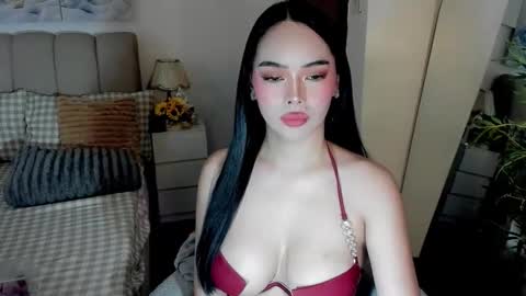 Snapshot of tspearlofasia chatting on April 2026 07:11:01 AM Graciella online show from April 2026 07:11:01 AM
