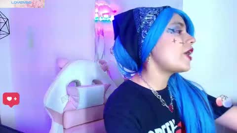 Tsukineko online show from November 2025 02:32:02 AM