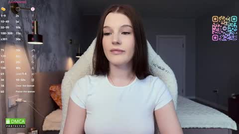 Snapshot of tsukuemi_no_mikoto chatting on May 2026 03:15:02 AM Sonya on vacation until online show from May 2026 03:15:02 AM