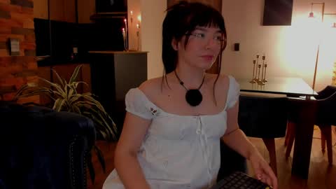 Tsuky online show from April 2026 01:17:01 AM