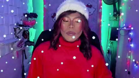 Snapshot of tsviolett chatting on December 2024 06:05:01 PM BellaRoxanna online show from December 2024 06:05:01 PM