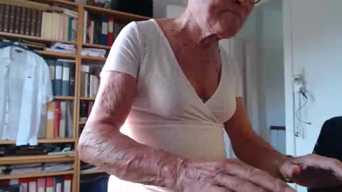 FINN but call me NANNA online show from September 2025 08:36:02 AM