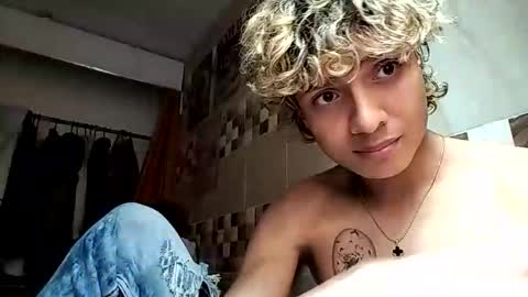 tubebecito12 online show from November 2025 02:41:01 PM