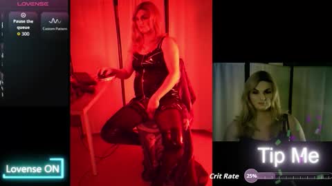 Snapshot of tvgirlth chatting on November 2025 10:42:01 PM Tia online show from November 2025 10:42:01 PM
