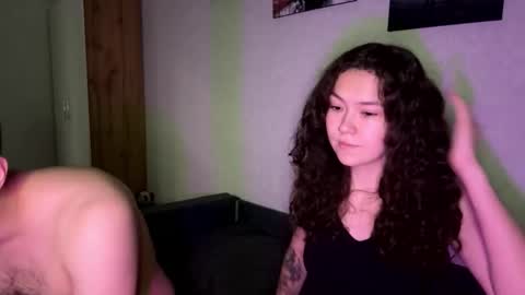 Twin Flame online show from November 2025 04:53:01 PM