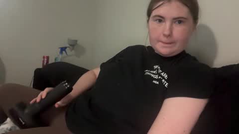 Snapshot of twinfl4m3ss chatting on December 2025 11:31:01 PM twinfl4m3ss online show from December 2025 11:31:01 PM