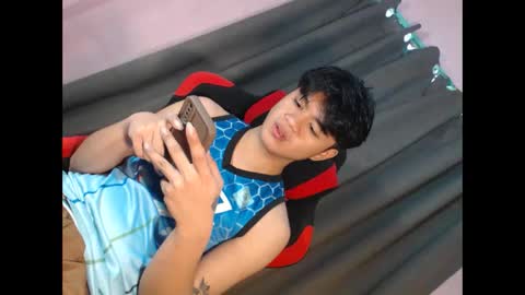 Snapshot of twink_blaze chatting on April 2026 12:52:02 AM BLAZE online show from April 2026 12:52:02 AM