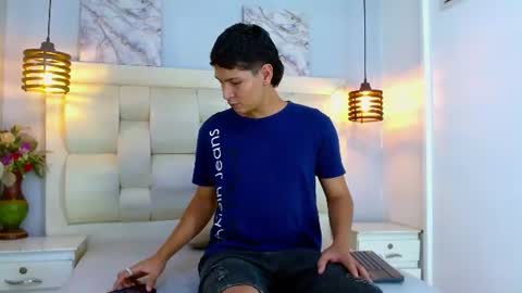 Snapshot of twink_bunny chatting on June 2026 05:10:02 AM samu online show from June 2026 05:10:02 AM
