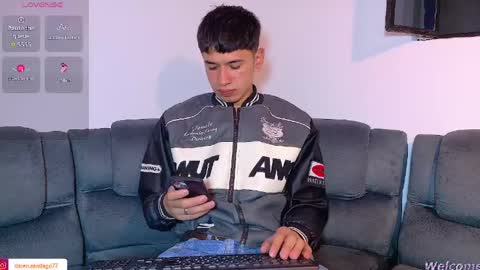 Snapshot of twink_daren chatting on April 2026 07:06:01 PM Mr Daren online show from April 2026 07:06:01 PM