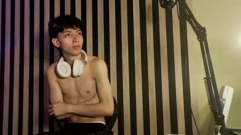 Snapshot of twink_sebas7 chatting on June 2026 12:11:01 PM Sebastin online show from June 2026 12:11:01 PM