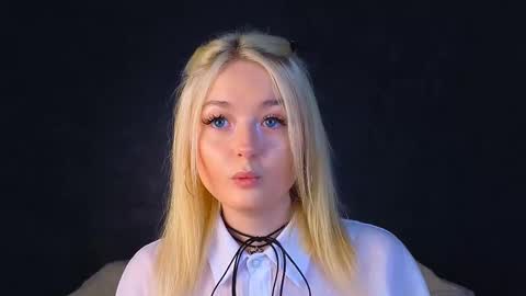 twinklefluff online show from March 2025 04:38:02 AM