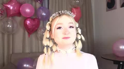 twinklefluff online show from November 2025 04:31:02 PM