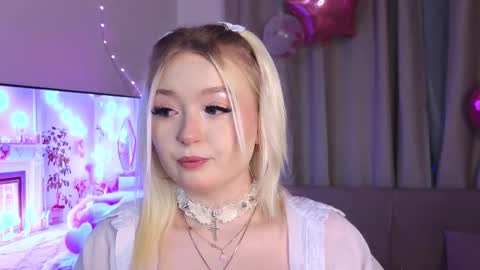 twinklefluff online show from December 2025 04:14:02 PM