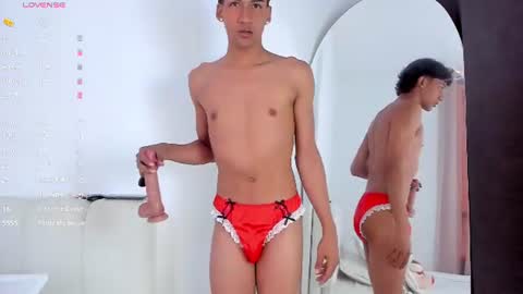 Snapshot of twinksboys_23 chatting on June 2026 01:48:02 PM twinksboys_23 online show from June 2026 01:48:02 PM
